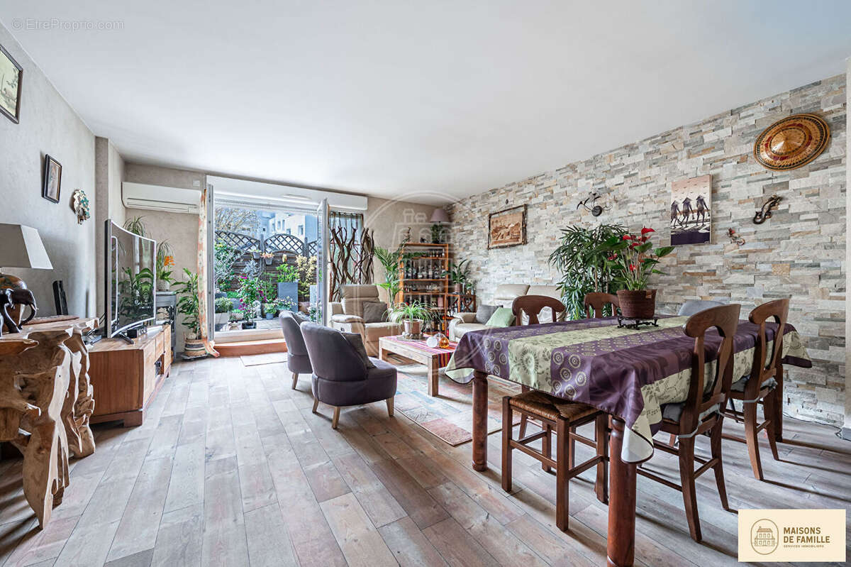 Appartement à HOUILLES