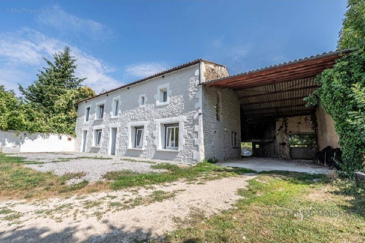 Maison à BERNAY-SAINT-MARTIN