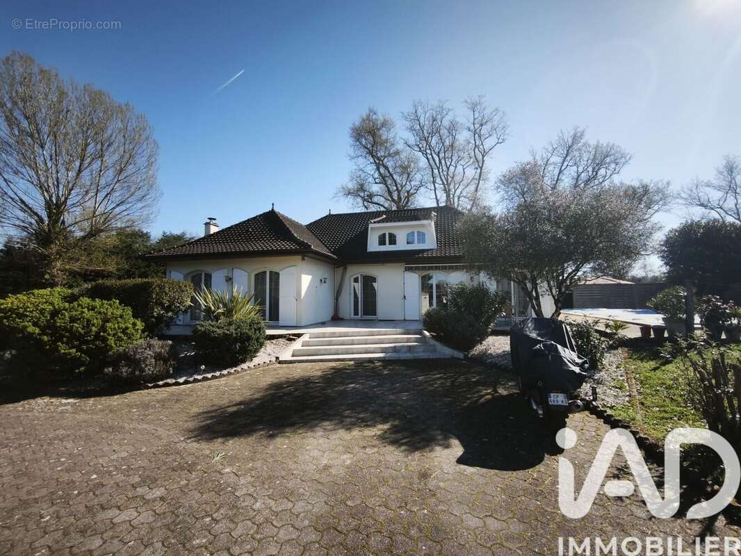 Photo 3 - Maison à SAINT-DENIS-DE-PILE