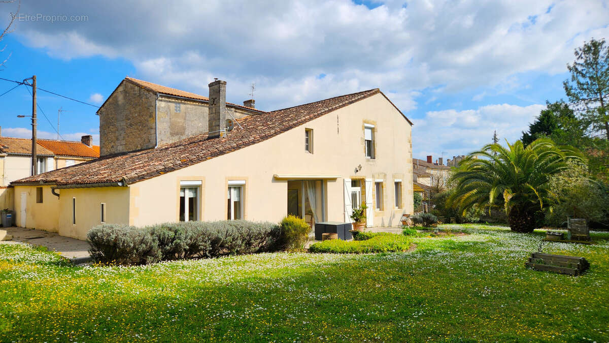 Maison à SAINT-ANDRE-DE-CUBZAC