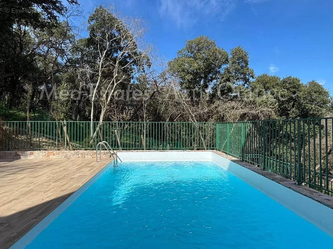 Appartement à GRIMAUD