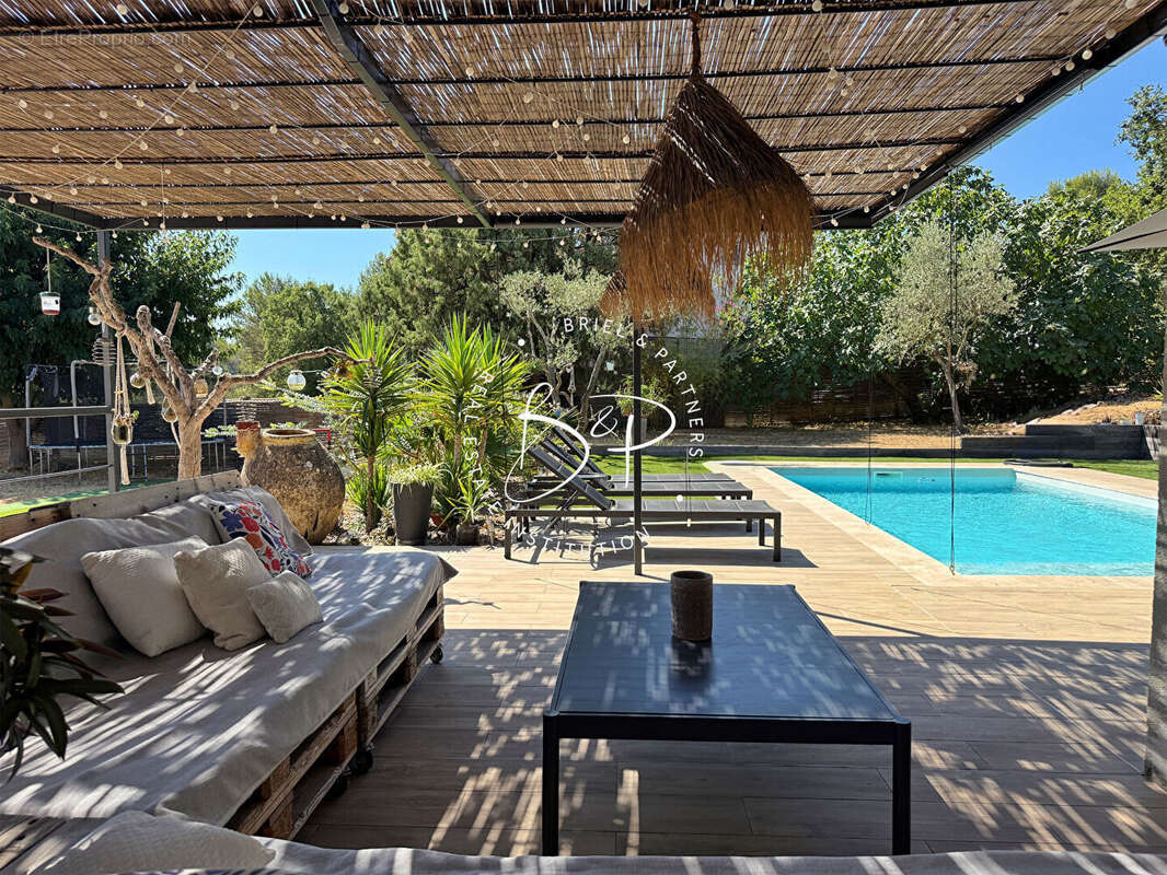 Draguignan Maison contemporaine de 154 m² , 4 ch avec piscine, terrain plat. - photo 3