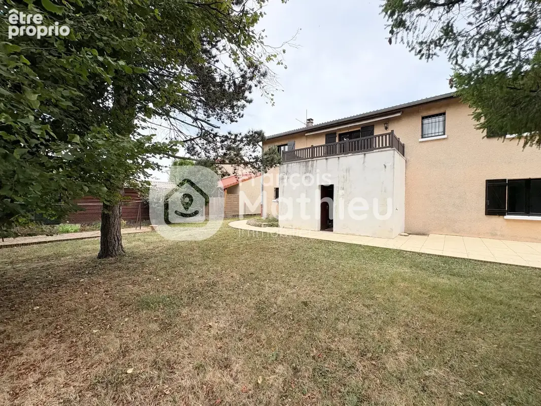 Saint Marcel : Maison beaujolaise 140m2 hab - 5 chambres - garage - terrain 651m2 - photo 4