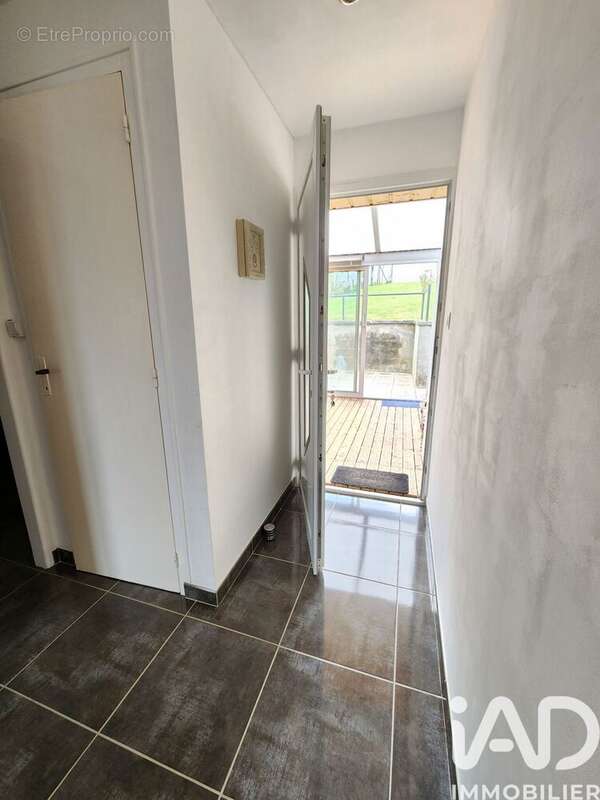 Maison 59 m² à Neuville-Sur-Vannes  - photo 4