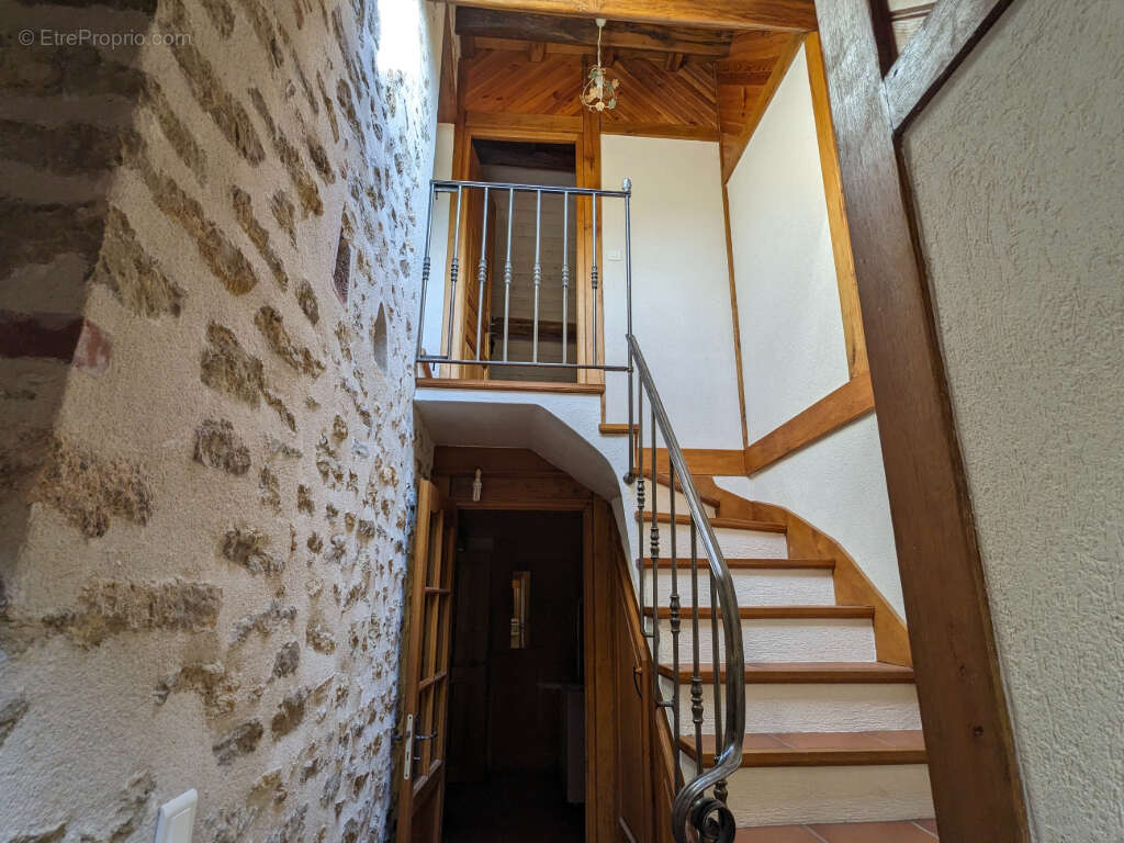 Maison à SAINT-BONNET-TRONCAIS