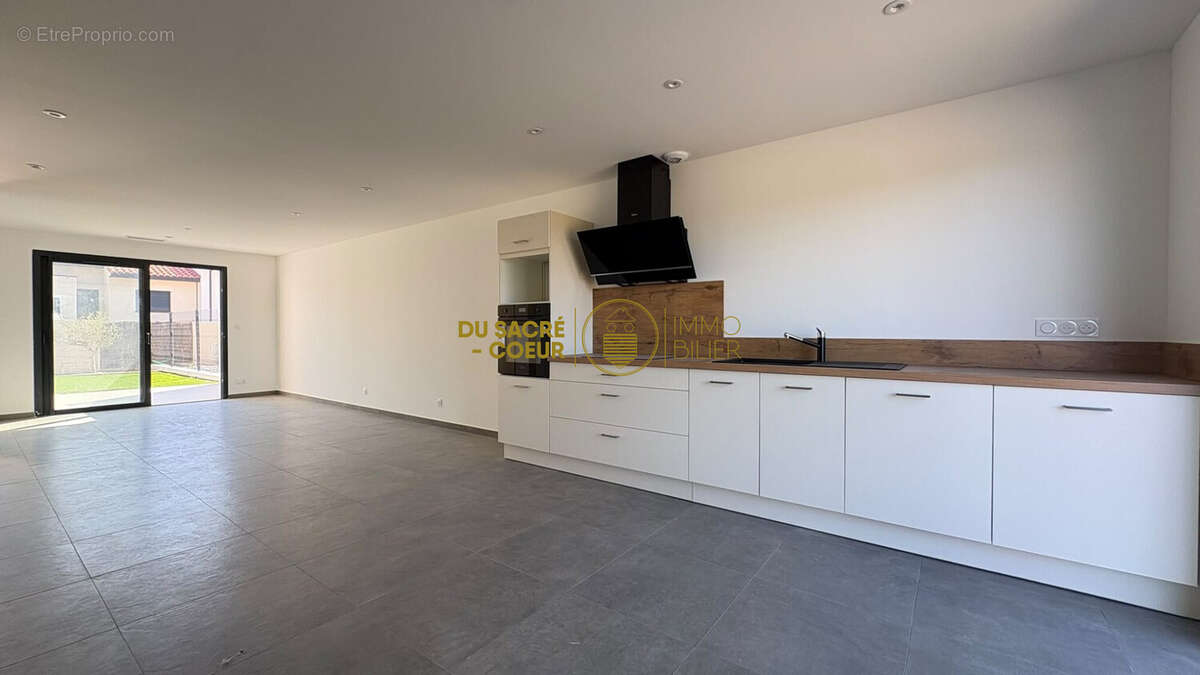 Maison 95 m² à Ponteilla  - photo 4