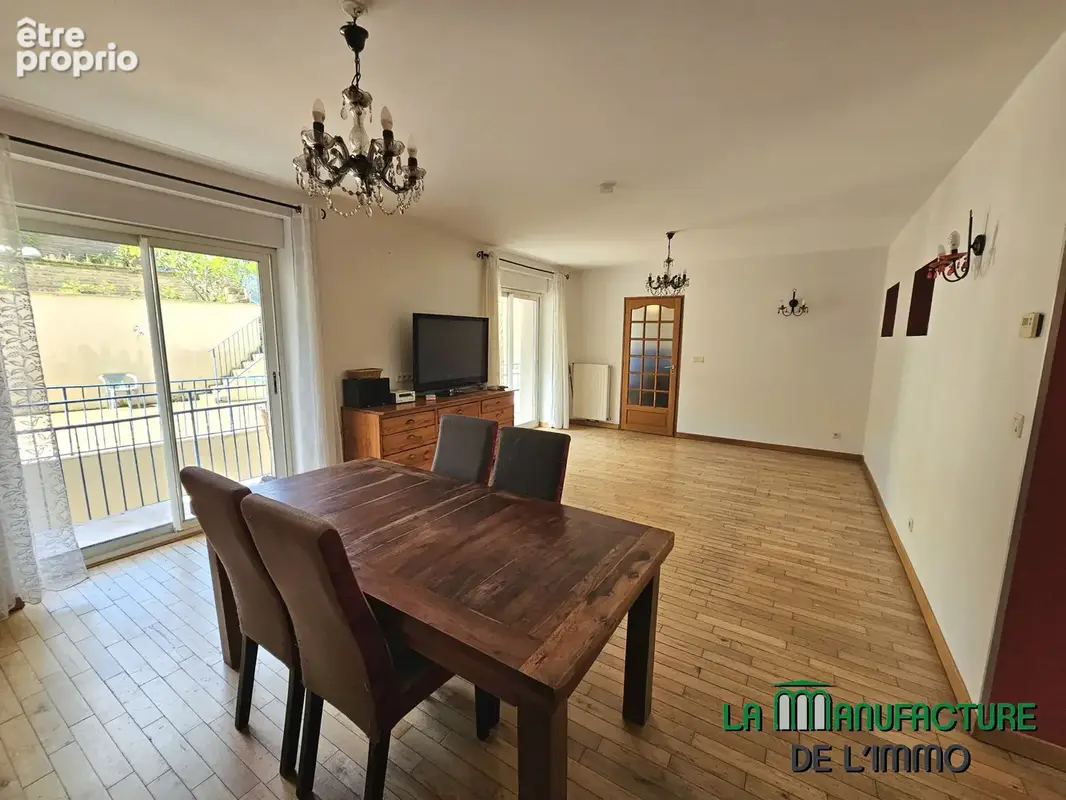 T4 de 122 m2 avec jardin privatif et dependance - photo 3
