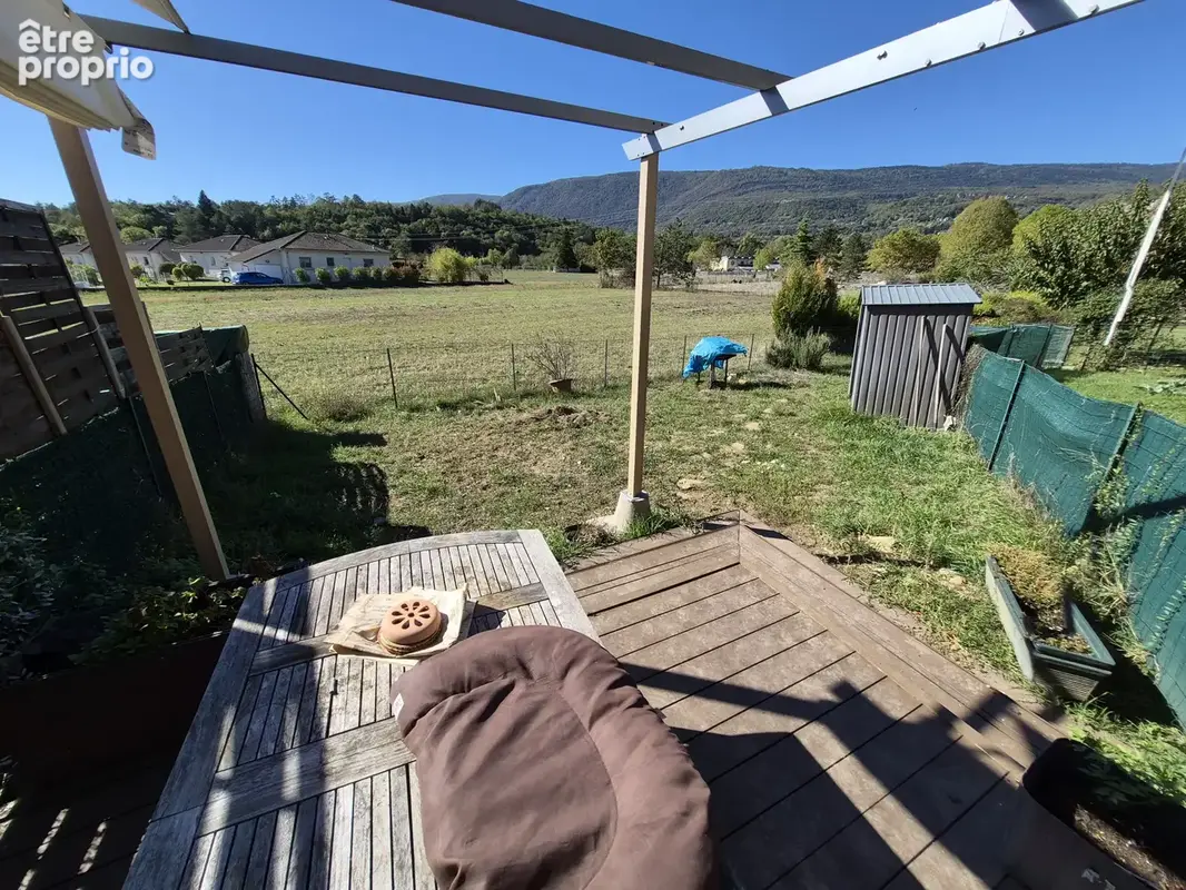 Maison jumelée de 2011 de 53 m2 édifiée sur un terrain de 190 m2 - photo 3