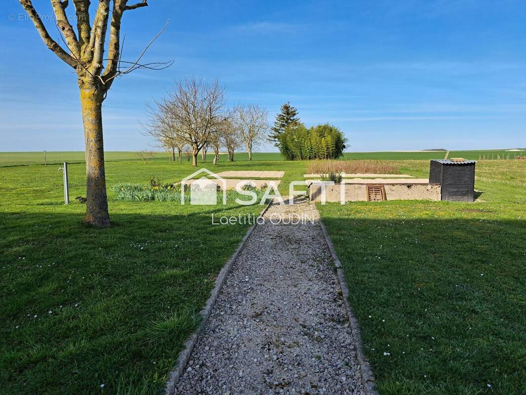 Photo 1 - Maison à FAUX-VILLECERF