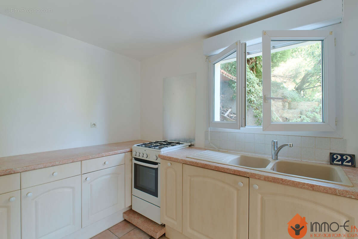 Maison à CONDE-SAINTE-LIBIAIRE