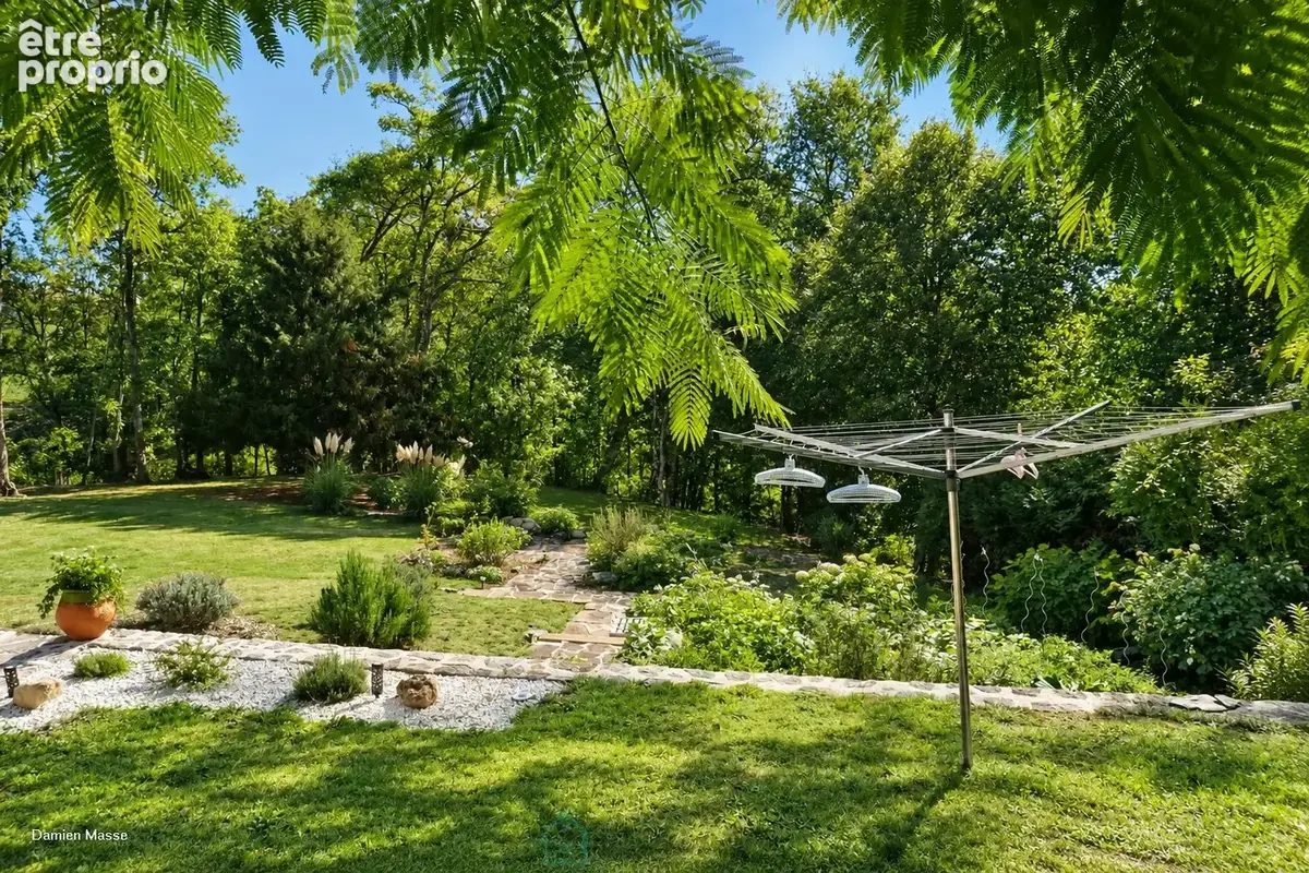 Maison de maître des années 30 - Elégance, nature et vie de village au coeur du Périgord vert. - photo 9