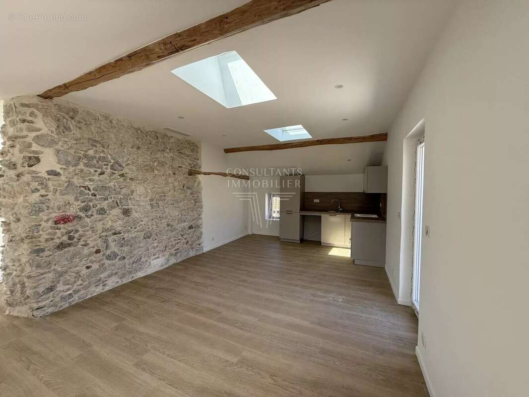 Appartement à PEGOMAS