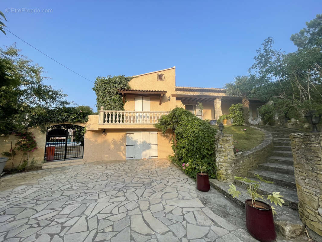 Vaison 2km / belle maison / sh240m2 / terrain 1396m2 / piscine / pool house 100m2 - photo 7