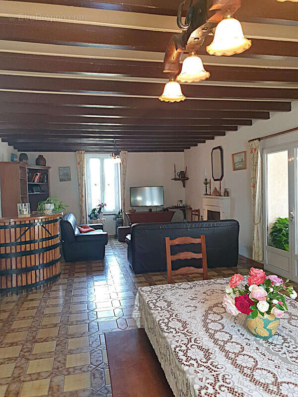 Maison à BARBEZIEUX-SAINT-HILAIRE