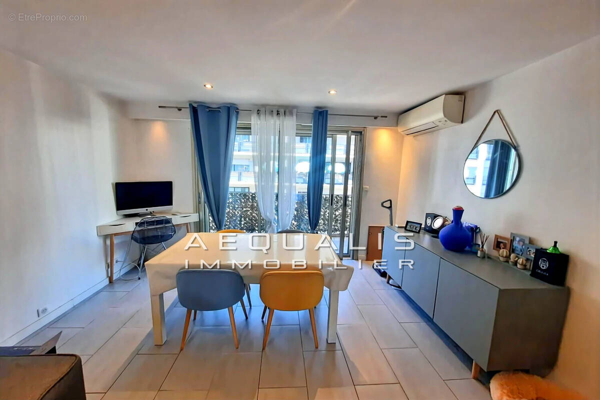 Appartement à SAINT-LAURENT-DU-VAR