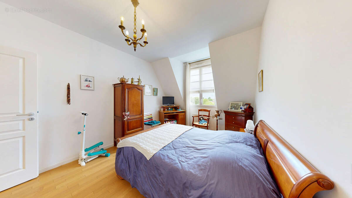 Appartement à LES CLAYES-SOUS-BOIS