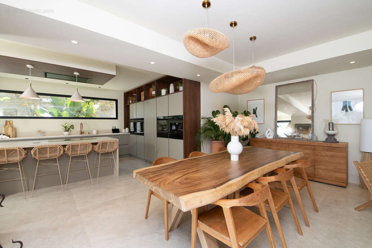 Maison à CARQUEIRANNE