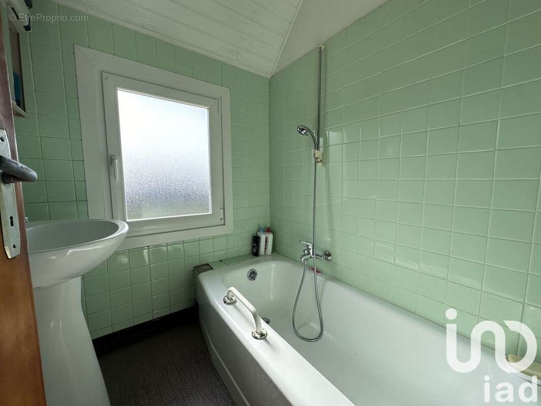 Maison 69 m² à Treffiagat  - photo 7