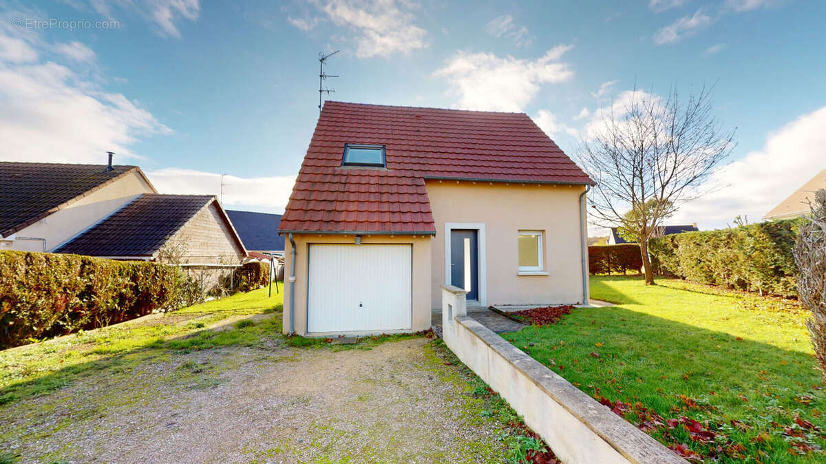 Maison à MEZIDON-CANON