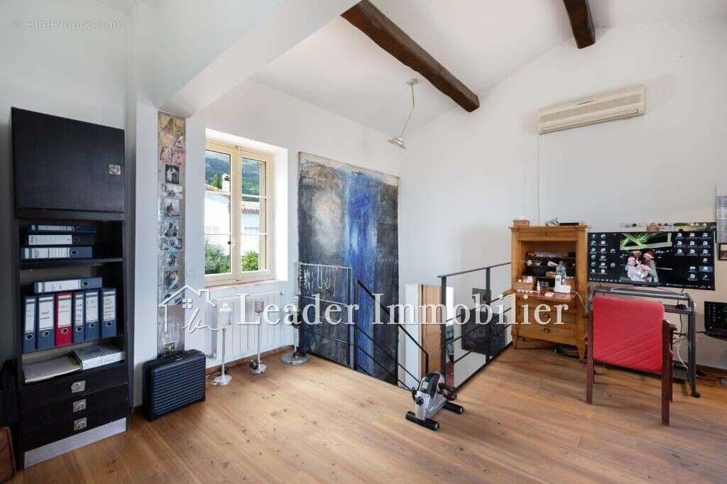 Maison à TOURRETTES-SUR-LOUP