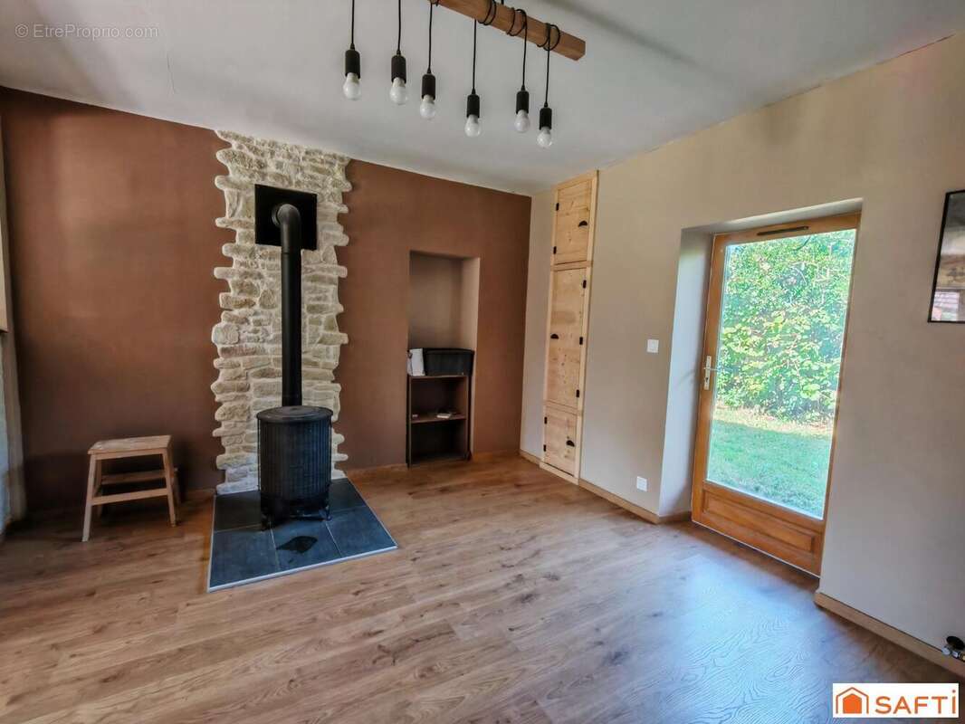 Photo 8 - Maison à LA CHAPELLE-SAINT-SAUVEUR