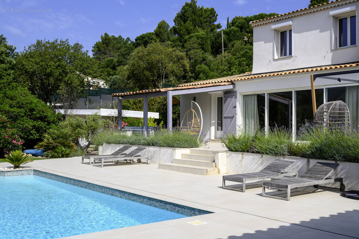 Maison à PLAN-DE-LA-TOUR