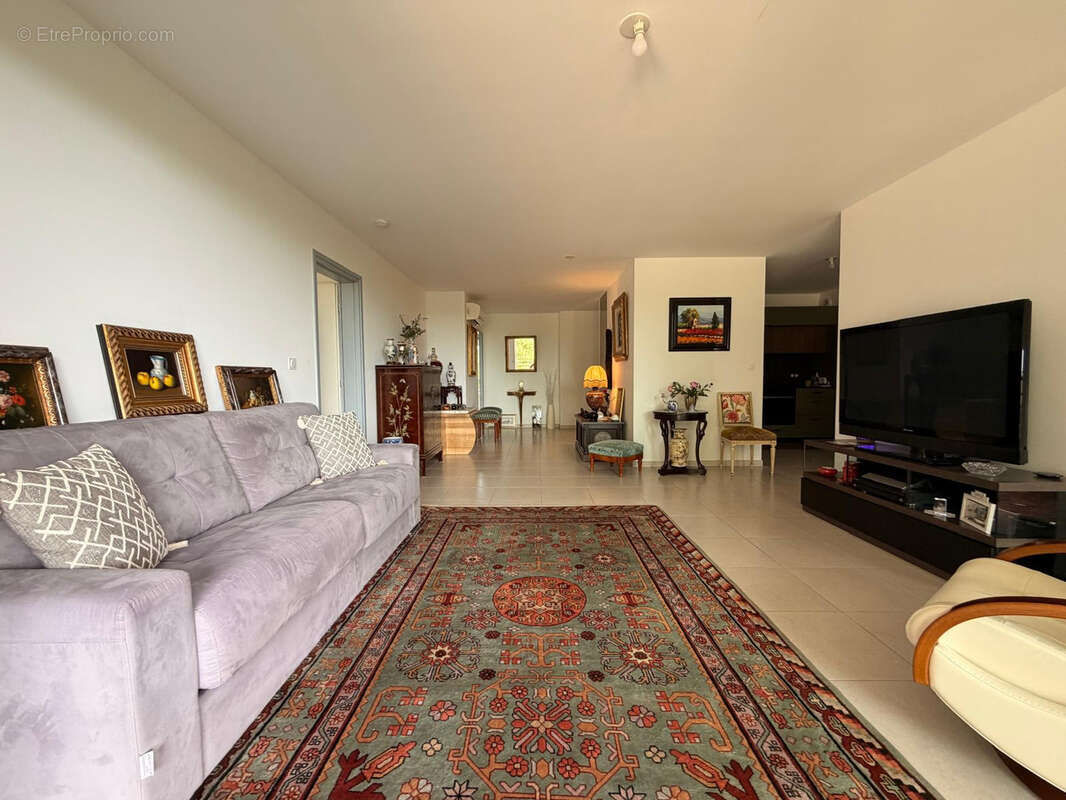 NIMES TOUR MAGNE/ LAMPEZE Appartement de standing T4 de 125 m2 - photo 6