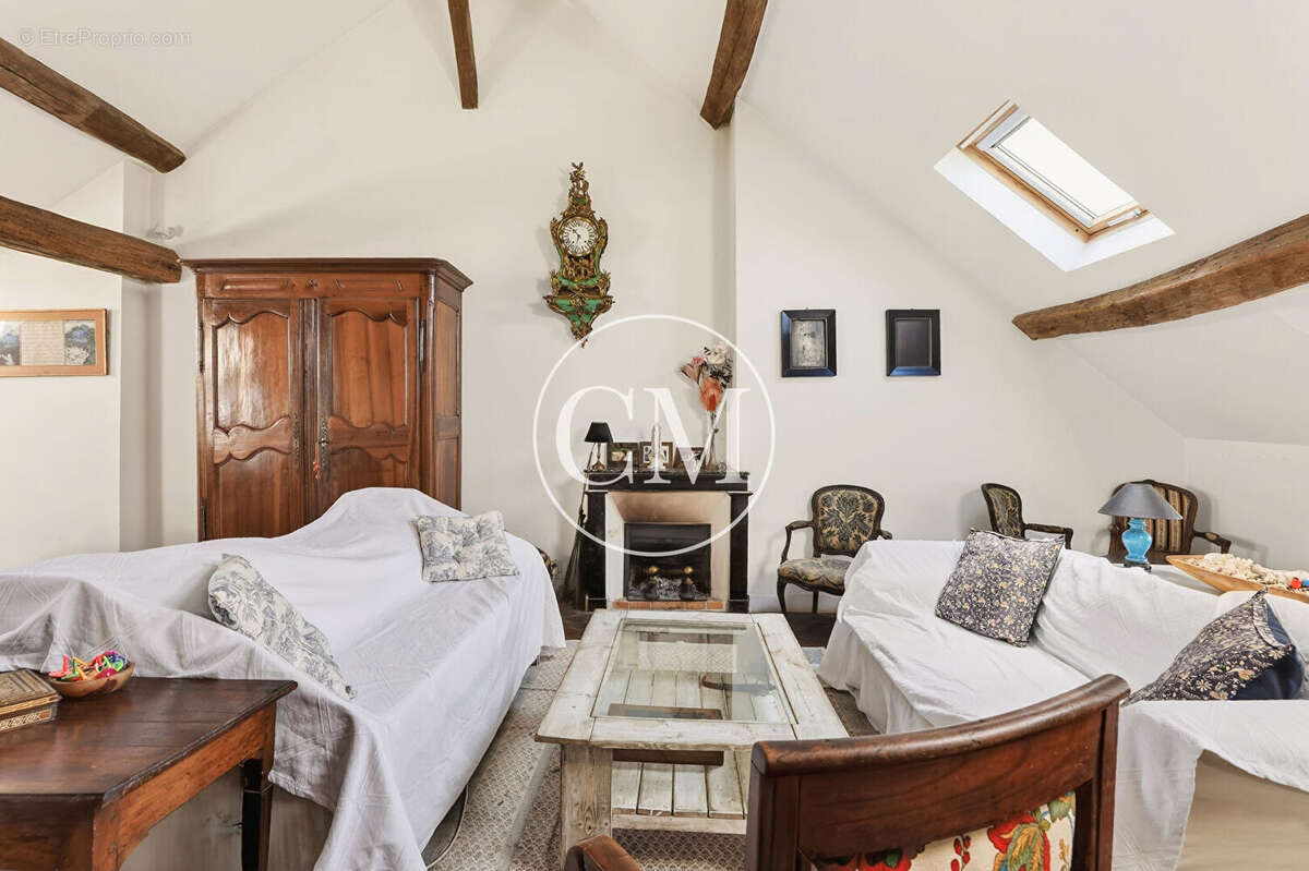 Appartement à VERSAILLES