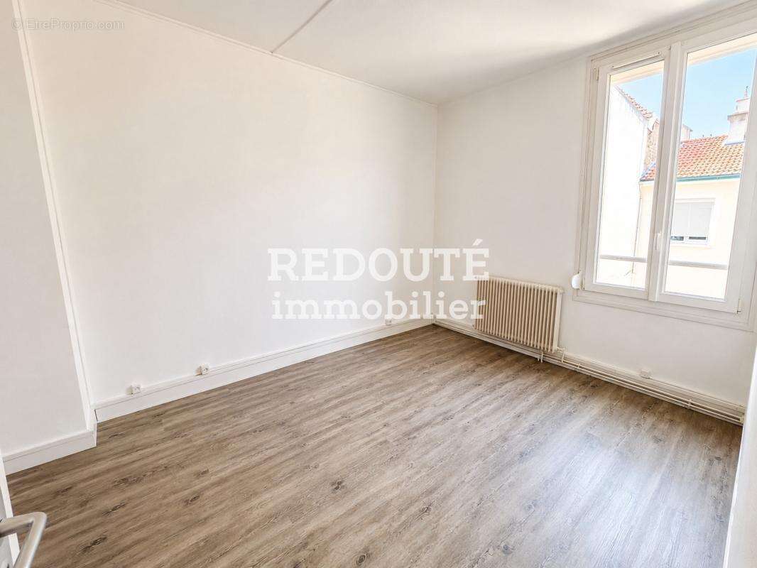 A vendre -proche place luton -appartement duplex cour privee - photo 4