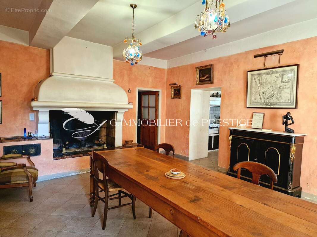 Appartement à OPPEDE