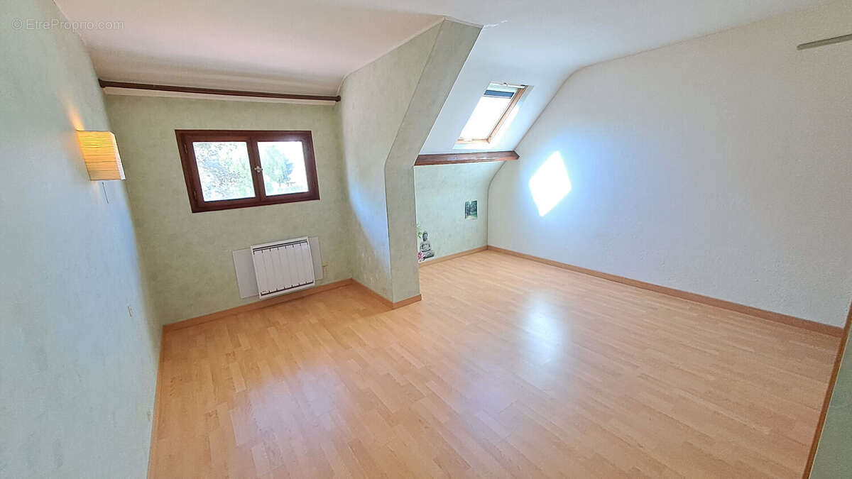 Maison à CERNAY-LA-VILLE