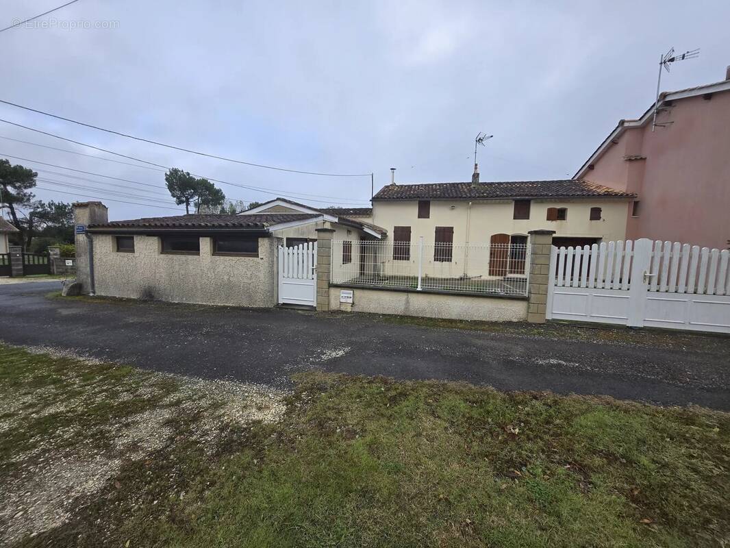 Maison à CARTELEGUE