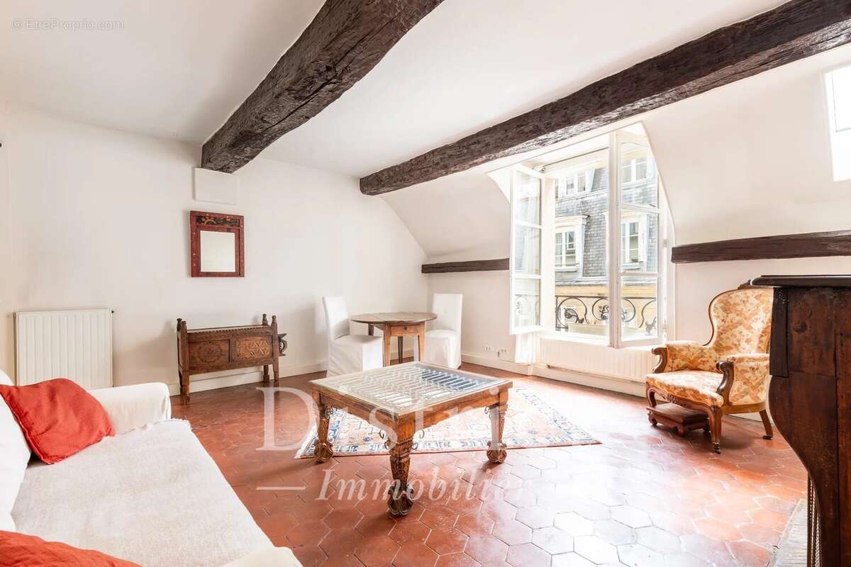 Appartement à PARIS-4E