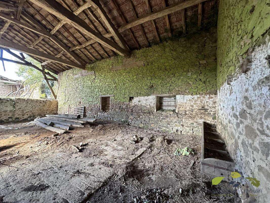 Maison à SAINT-LEONARD-DE-NOBLAT