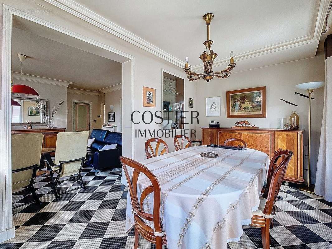 Appartement à SAINT-MAUR-DES-FOSSES