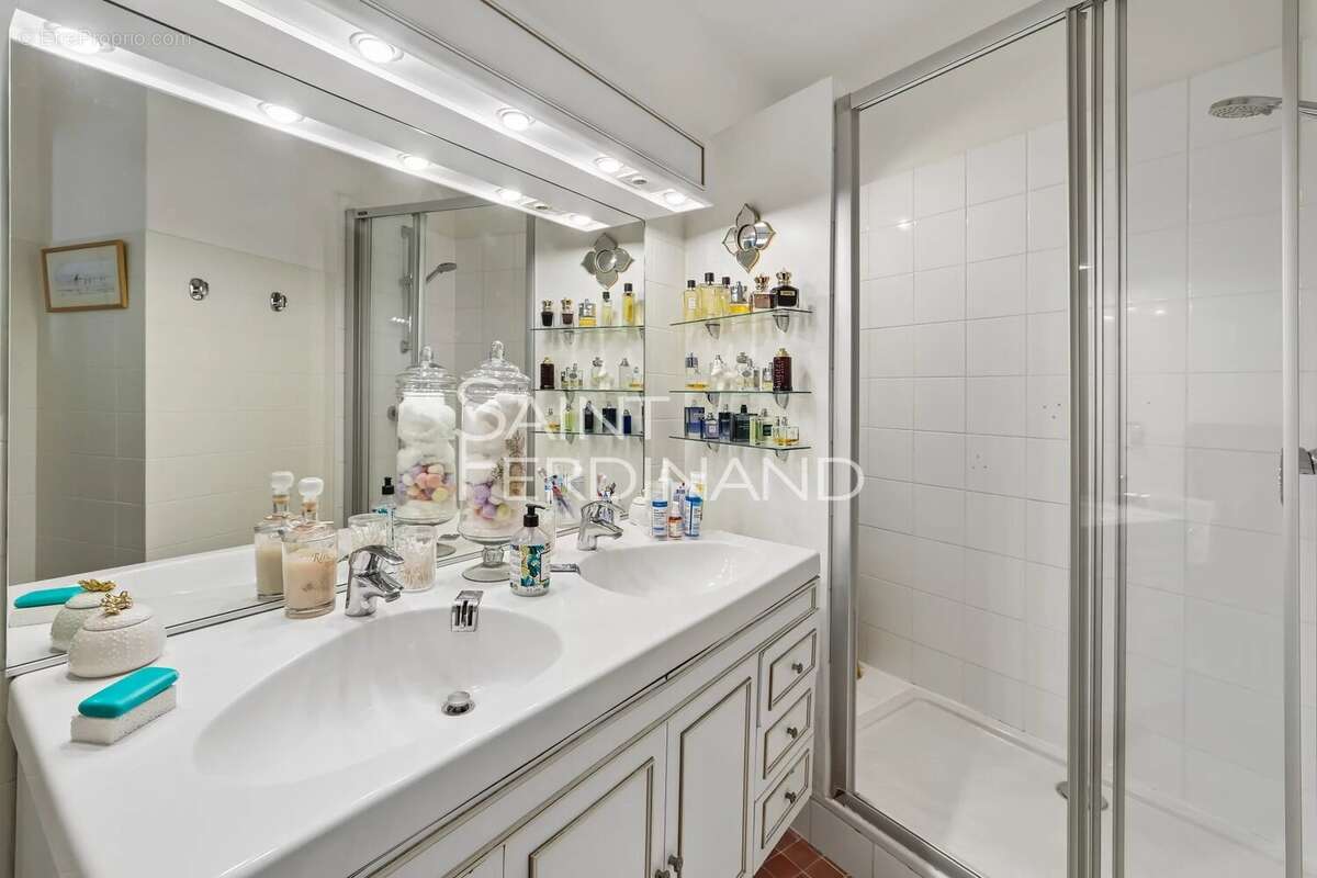 Neuilly Château 2 chambres Balcon - photo 13