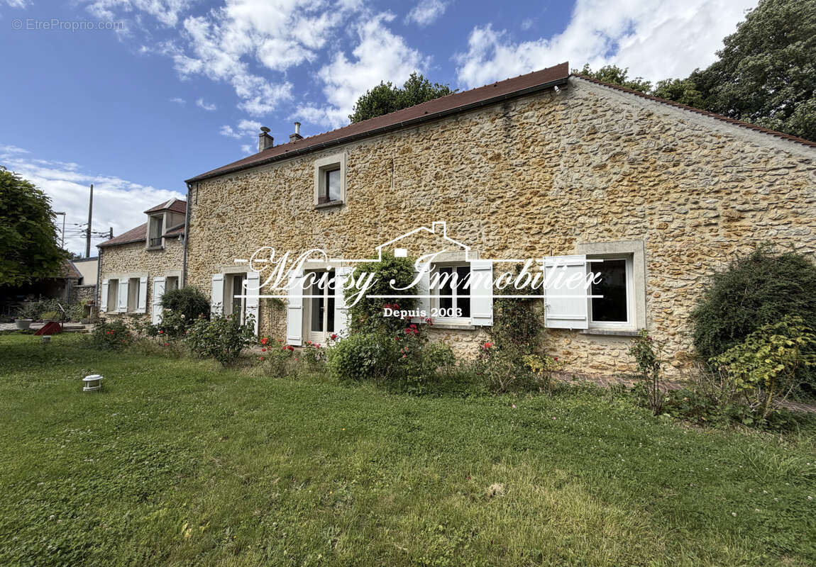 Maison à MOISSY-CRAMAYEL