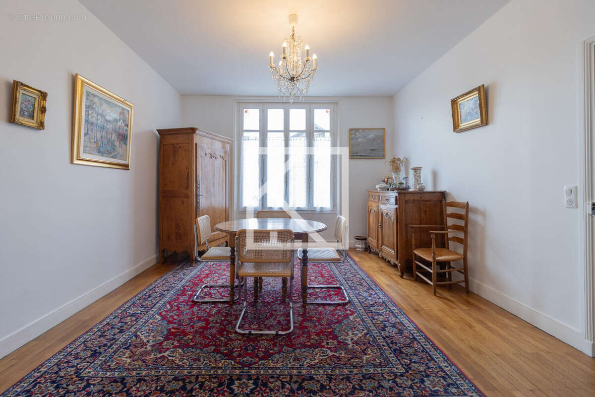 Maison à MORTAGNE-SUR-SEVRE