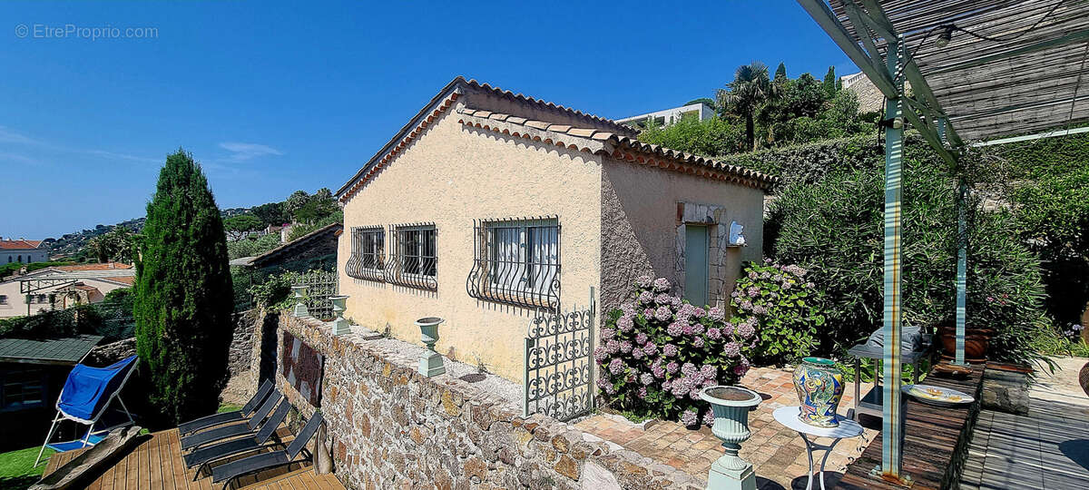 Maison à VALLAURIS