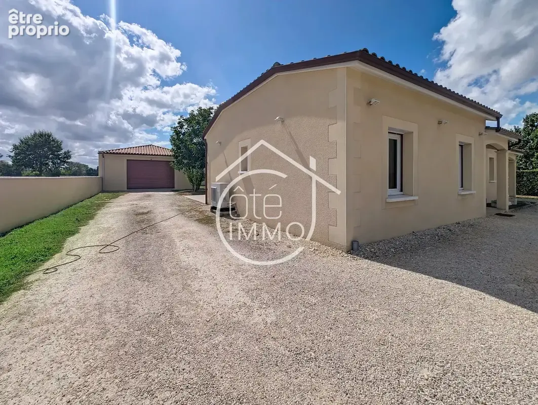 SAINT-PIERRE-D'EYRAUD : Maison 5 pièces de 118 m² avec grand garage et jardin - photo 13