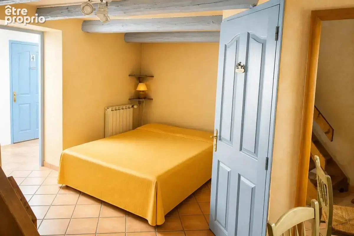 Propriété de 15 pièces de 400 m² à Revest-du-Bion - photo 9
