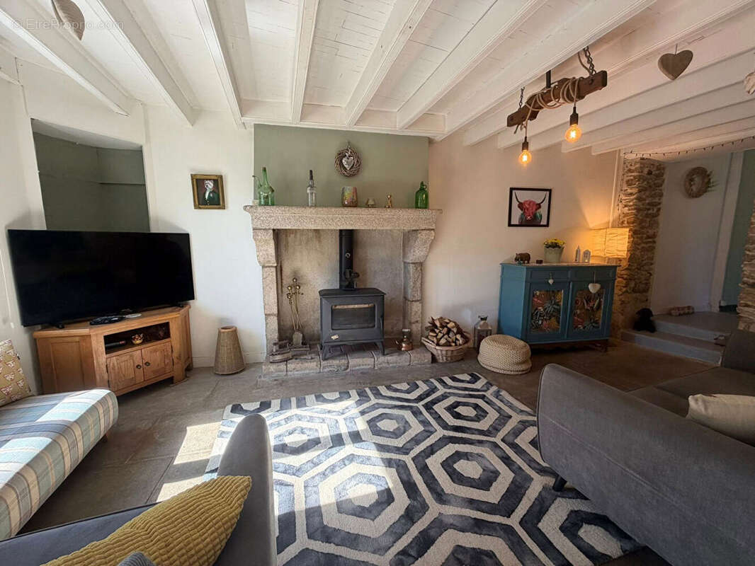 Maison à DROUX