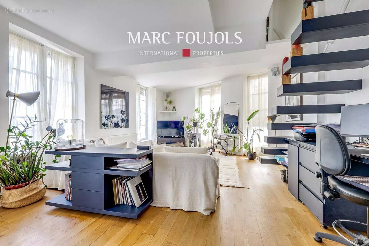 Appartement à PARIS-2E