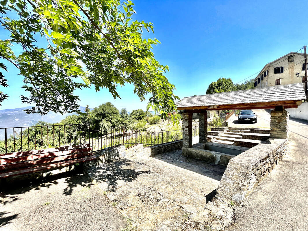 Appartement à VALLE-DI-ROSTINO