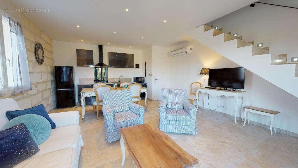 Appartement à SAINT-PIERRE-DE-MEZOARGUES