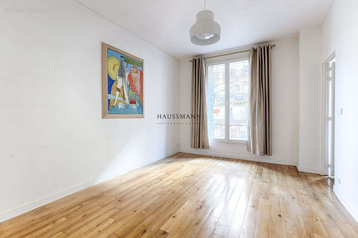 Appartement à PARIS-3E