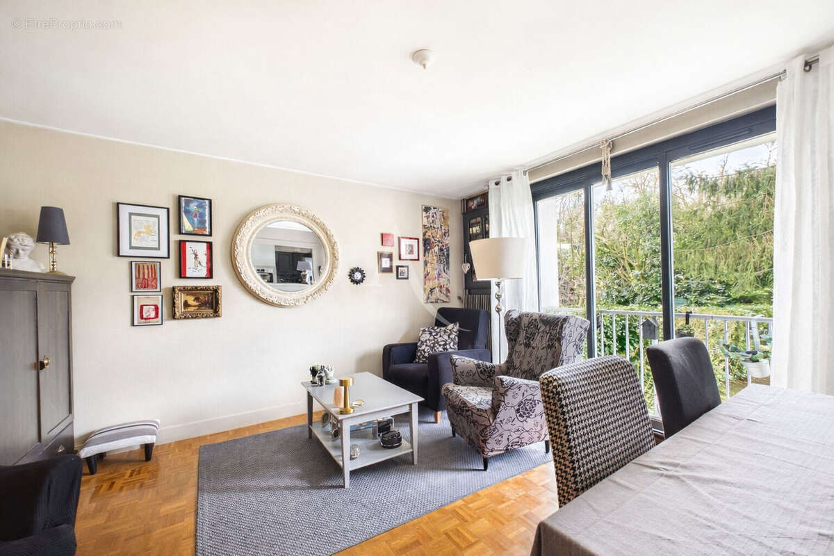 Appartement à SAINT-MAUR-DES-FOSSES