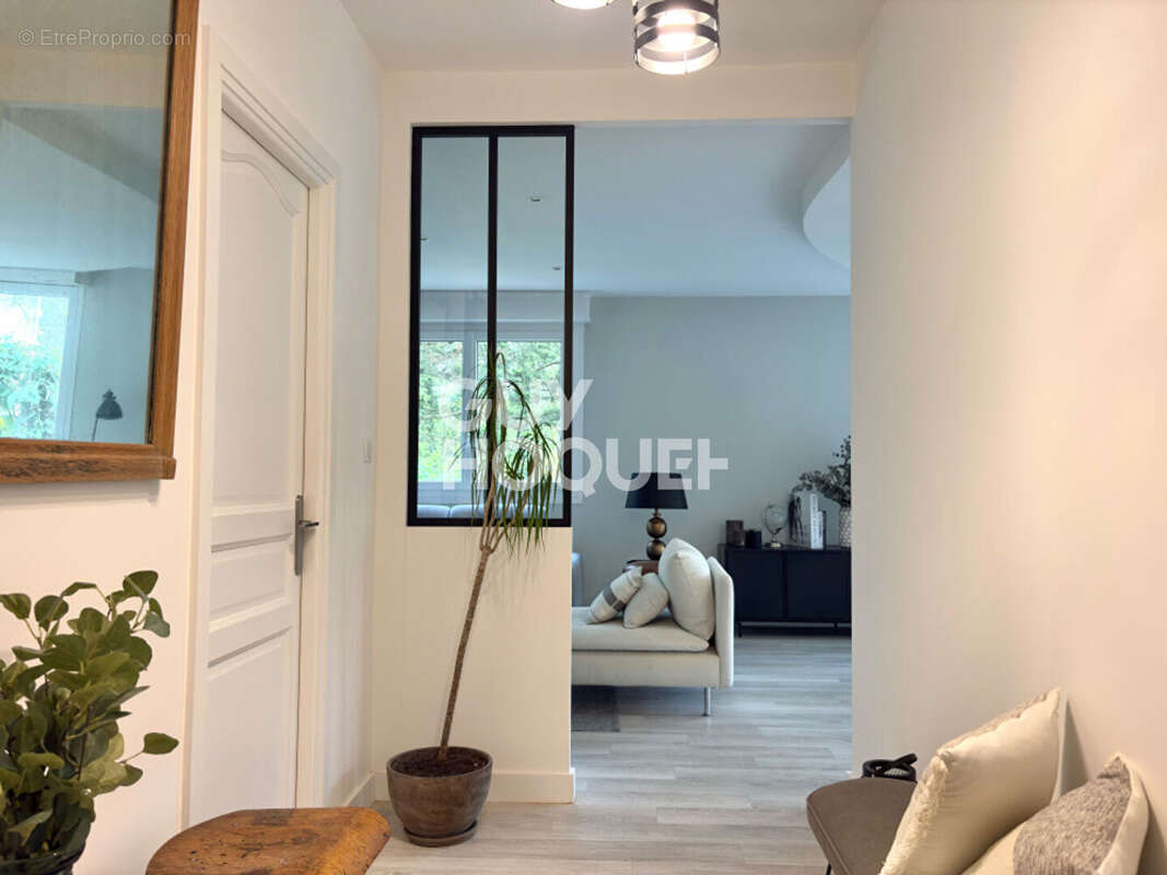 Appartement de 96m² entièrement rénové à étiolles - photo 3