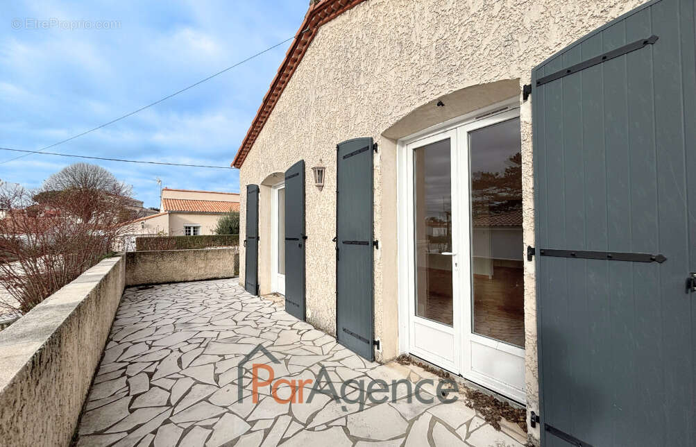 Maison à VAUX-SUR-MER