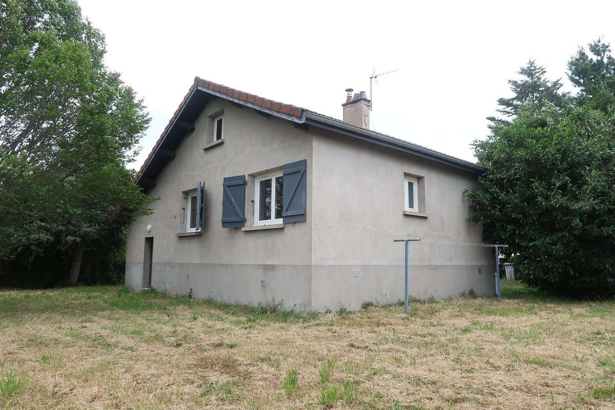 Maison à BOISSET-LES-MONTROND